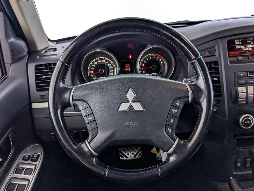 Mitsubishi Pajero IV Рестайлинг 1 Москва  - изображение 21