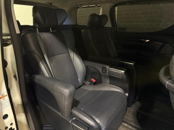 Toyota Alphard III Рестайлинг с пробегом 2019 года, цена 4 100 000 рублей, 111210 км, минивэн, Автокод Объявления