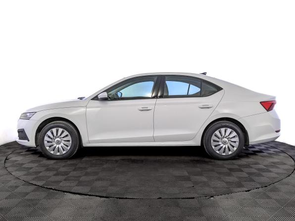 Skoda Octavia IV (A8) с пробегом 2021 года, цена 2 359 000 рублей, 69993 км, лифтбек, Автокод Объявления