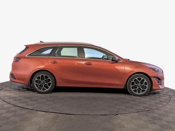Kia Ceed III Рестайлинг с пробегом 2021 года, цена 2 675 000 рублей, 33768 км, универсал, Автокод Объявления