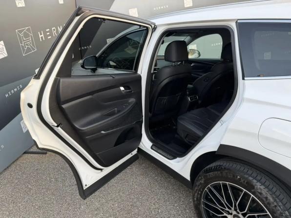 Hyundai Santa Fe IV Рестайлинг с пробегом 2023 года, цена 3 818 000 рублей, 58864 км, внедорожник, Автокод Объявления