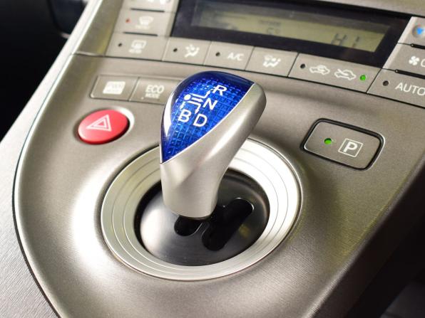 Toyota Prius III Рестайлинг (XW30) с пробегом 2015 года, цена 1 299 995 рублей, 164325 км, лифтбек, Автокод Объявления