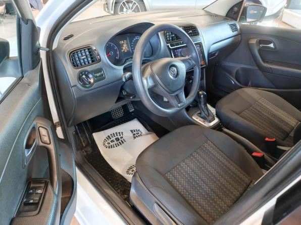 Volkswagen Polo V Рестайлинг с пробегом 2017 года, цена 950 000 рублей, 132195 км, седан, Автокод Объявления