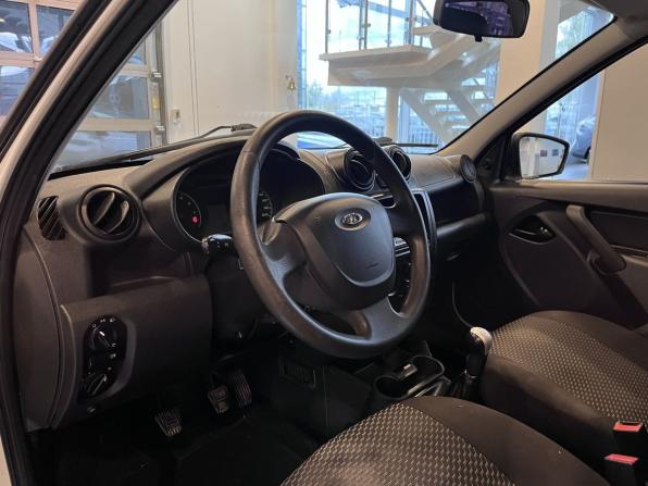 Lada (ВАЗ) Granta I с пробегом 2017 года, цена 299 000 рублей, 240190 км, седан, Автокод Объявления