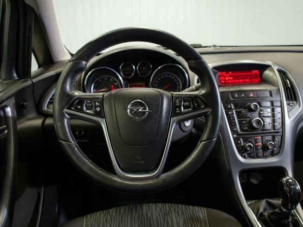 Opel Astra J Рестайлинг с пробегом 2013 года, цена 845 000 рублей, 195233 км, универсал, Автокод Объявления
