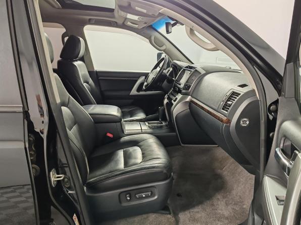 Toyota Land Cruiser 200 Series Рестайлинг 1 с пробегом 2015 года, цена 4 520 000 рублей, 185277 км, внедорожник, Автокод Объявления