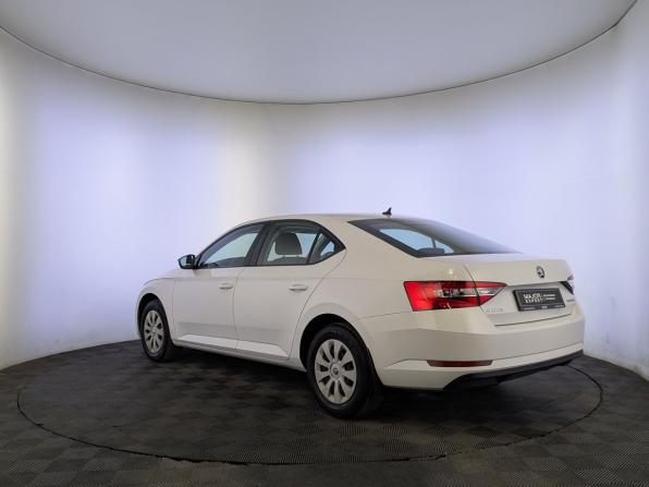 Skoda Superb III с пробегом 2019 года, цена 2 450 000 рублей, 53688 км, лифтбек, Автокод Объявления