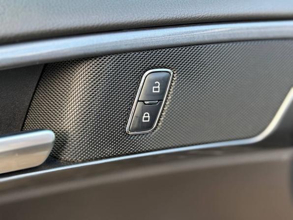 Ford Mondeo V Рестайлинг с пробегом 2019 года, цена 1 980 000 рублей, 152000 км, универсал, Автокод Объявления