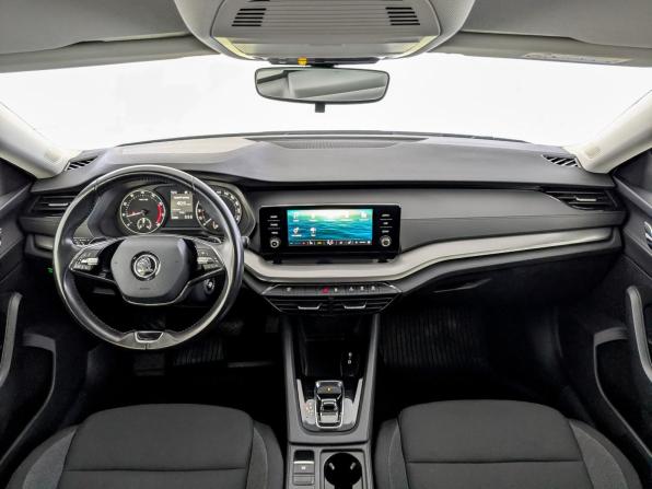 Skoda Octavia IV (A8) с пробегом 2021 года, цена 2 400 000 рублей, 69993 км, лифтбек, Автокод Объявления