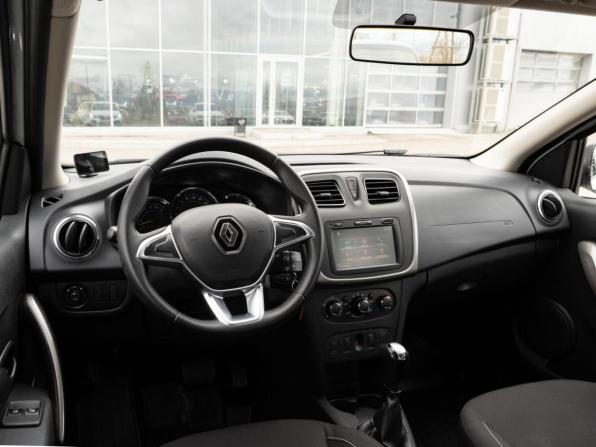 Renault Logan II Рестайлинг с пробегом 2019 года, цена 1 160 000 рублей, 44761 км, седан, Автокод Объявления