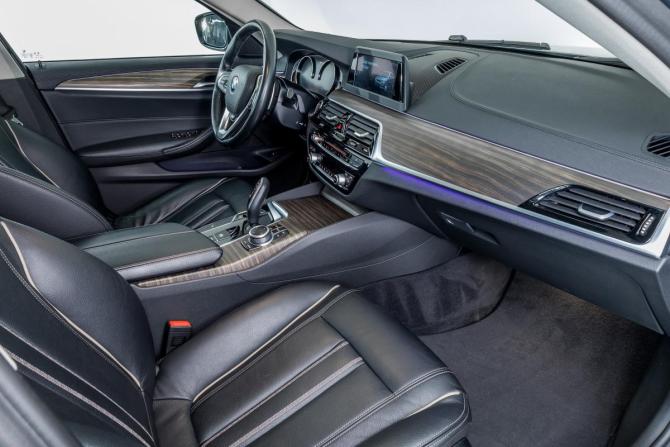 BMW 5 серии VII (G30/G31/G38) с пробегом 2018 года, цена 3 464 000 рублей, 111445 км, седан, Автокод Объявления