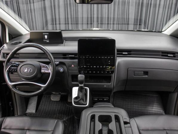 Hyundai Staria I с пробегом 2022 года, цена 5 299 999 рублей, 24100 км, минивэн, Автокод Объявления
