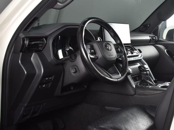 Toyota Land Cruiser 300 Series с пробегом 2022 года, цена 11 499 995 рублей, 69998 км, внедорожник, Автокод Объявления