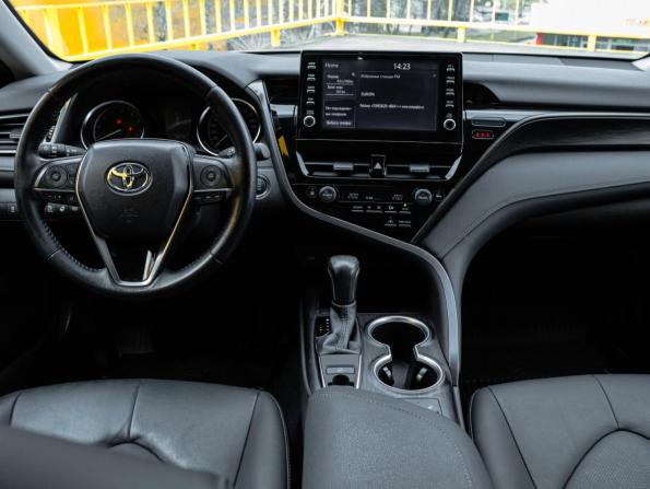 Toyota Camry VIII (XV70) Рестайлинг с пробегом 2021 года, цена 3 200 000 рублей, 56634 км, седан, Автокод Объявления