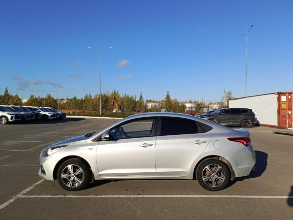 Hyundai Solaris II с пробегом 2018 года, цена 909 000 рублей, 185808 км, седан, Автокод Объявления