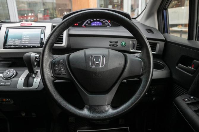 Honda Freed I Рестайлинг с пробегом 2014 года, цена 987 000 рублей, 152000 км, компактвэн, Автокод Объявления