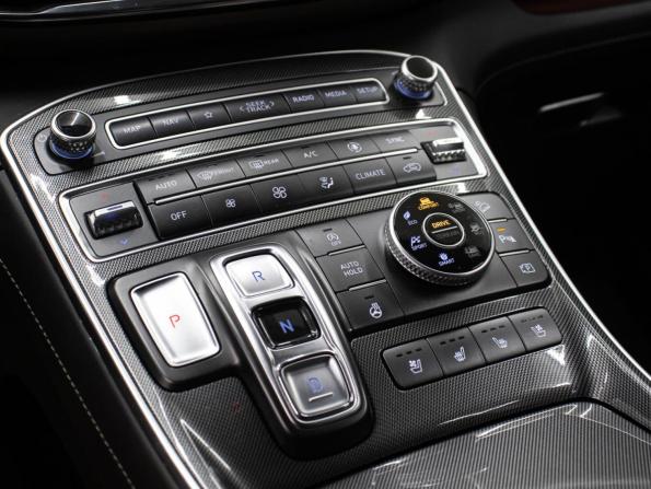 Hyundai Santa Fe IV Рестайлинг с пробегом 2021 года, цена 3 649 000 рублей, 50600 км, внедорожник, Автокод Объявления