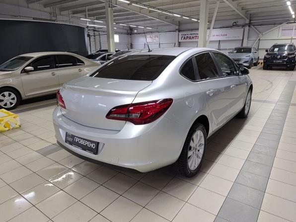 Opel Astra J Рестайлинг с пробегом 2012 года, цена 699 000 рублей, 201184 км, седан, Автокод Объявления