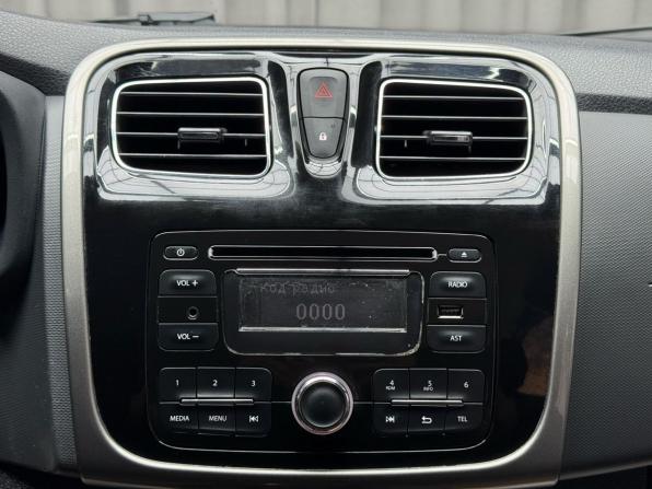 Renault Logan II с пробегом 2015 года, цена 799 000 рублей, 148000 км, седан, Автокод Объявления