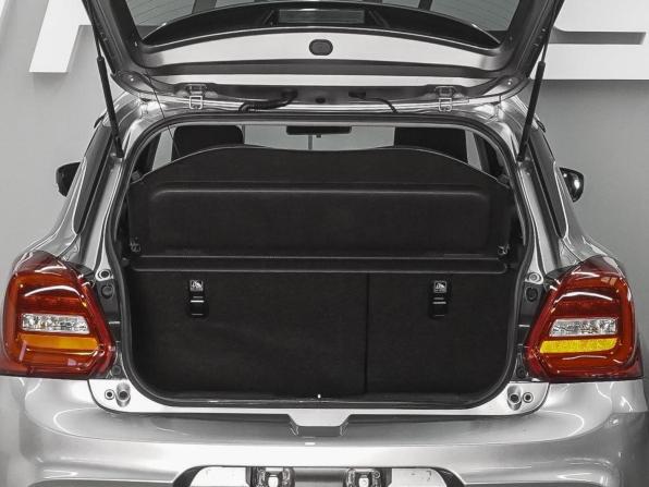 Suzuki Swift V с пробегом 2022 года, цена 1 669 000 рублей, 77650 км, хэтчбек, Автокод Объявления