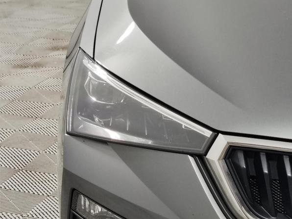Skoda Rapid II с пробегом 2021 года, цена 1 699 000 рублей, 93121 км, лифтбек, Автокод Объявления