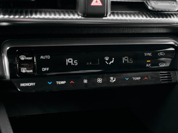 Kia K5 III с пробегом 2021 года, цена 2 335 000 рублей, 79606 км, седан, Автокод Объявления