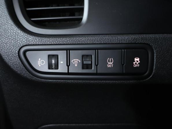 Kia Rio IV с пробегом 2019 года, цена 1 589 000 рублей, 33243 км, хэтчбек, Автокод Объявления