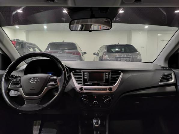 Hyundai Solaris II с пробегом 2018 года, цена 1 292 000 рублей, 121540 км, седан, Автокод Объявления