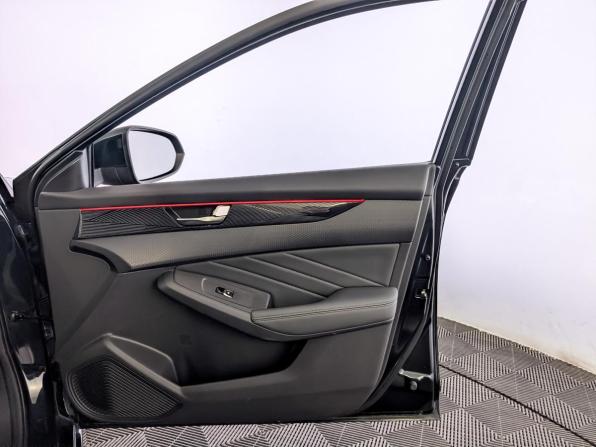 Dongfeng Shine Max с пробегом 2024 года, цена 1 705 000 рублей, 15600 км, седан, Автокод Объявления