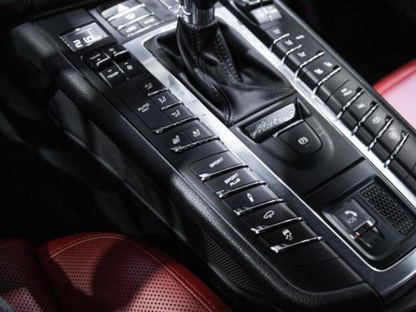 Porsche Macan I с пробегом 2017 года, цена 3 399 700 рублей, 141282 км, внедорожник, Автокод Объявления