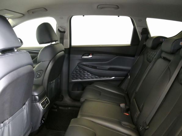 Hyundai Santa Fe IV Рестайлинг с пробегом 2021 года, цена 3 990 000 рублей, 40492 км, внедорожник, Автокод Объявления
