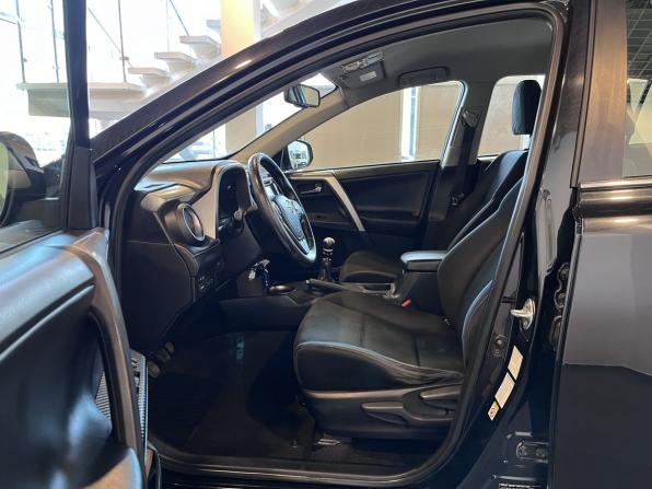 Toyota RAV4 IV (XA40) с пробегом 2015 года, цена 1 900 000 рублей, 240886 км, внедорожник, Автокод Объявления