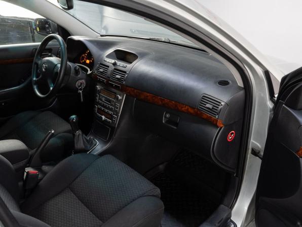 Toyota Avensis II с пробегом 2005 года, цена 700 000 рублей, 195272 км, седан, Автокод Объявления