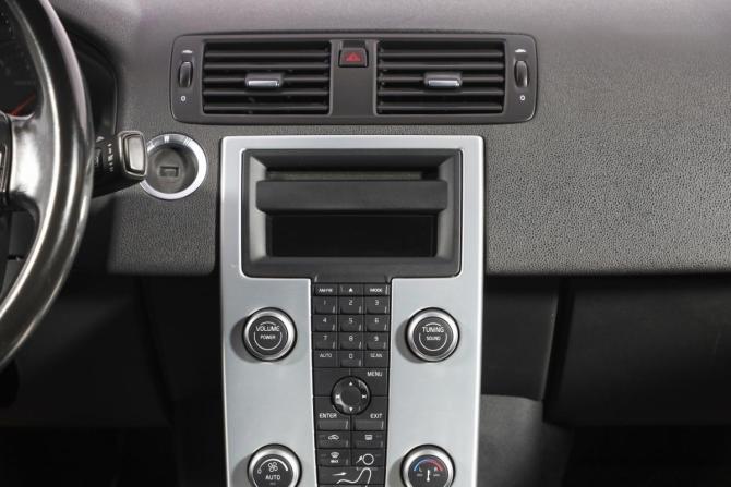 Volvo S40 II Рестайлинг с пробегом 2012 года, цена 929 000 рублей, 107200 км, седан, Автокод Объявления