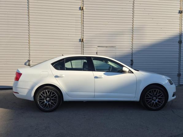 Skoda Octavia III (A7) Рестайлинг с пробегом 2019 года, цена 1 207 000 рублей, 150348 км, лифтбек, Автокод Объявления