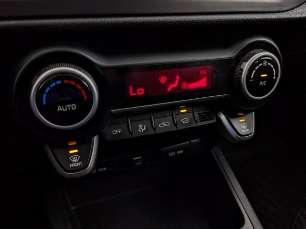 Kia Rio IV Рестайлинг с пробегом 2021 года, цена 1 700 000 рублей, 103956 км, хэтчбек, Автокод Объявления