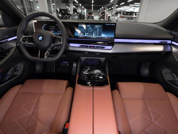 BMW 5 серии VIII (G60/G61/G68) с пробегом 2026 года, цена 10 100 000 рублей, 11 км, седан, Автокод Объявления