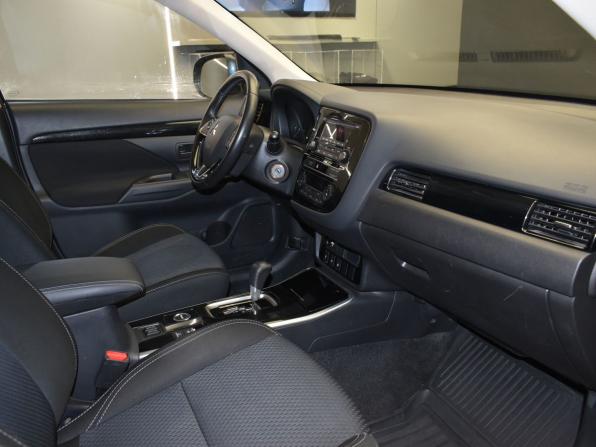 Mitsubishi Outlander III Рестайлинг 3 с пробегом 2019 года, цена 2 040 000 рублей, 128056 км, внедорожник, Автокод Объявления