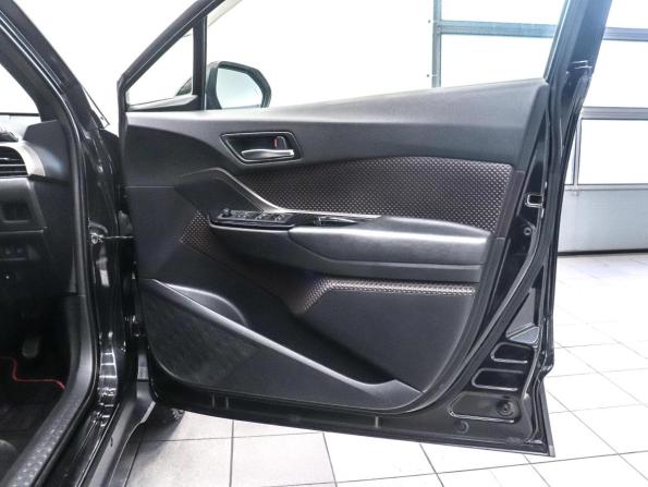 Toyota C-HR I с пробегом 2017 года, цена 1 899 000 рублей, 98527 км, внедорожник, Автокод Объявления