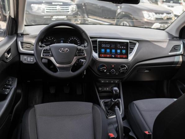 Hyundai Solaris II с пробегом 2018 года, цена 1 279 000 рублей, 96660 км, седан, Автокод Объявления