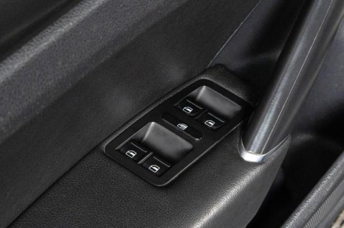 Volkswagen Passat B8 Рестайлинг с пробегом 2018 года, цена 1 999 000 рублей, 138000 км, седан, Автокод Объявления