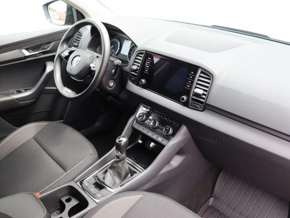 Skoda Karoq I с пробегом 2021 года, цена 2 399 000 рублей, 34717 км, внедорожник, Автокод Объявления