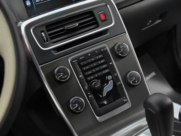 Volvo S60 II с пробегом 2012 года, цена 1 049 000 рублей, 182000 км, седан, Автокод Объявления