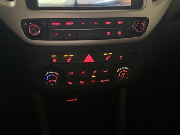 Kia Venga I Рестайлинг с пробегом 2015 года, цена 1 140 000 рублей, 169895 км, компактвэн, Автокод Объявления