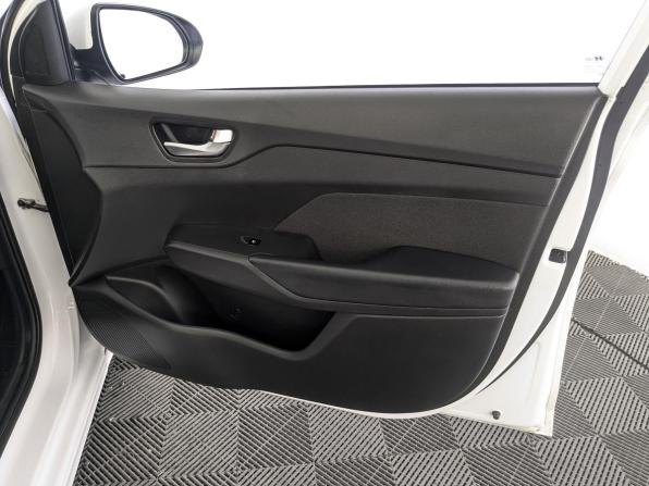 Hyundai Solaris II Рестайлинг с пробегом 2021 года, цена 1 380 000 рублей, 168824 км, седан, Автокод Объявления