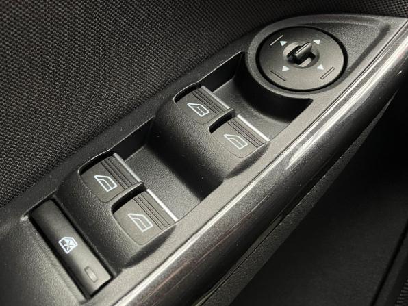 Ford Focus III Рестайлинг с пробегом 2018 года, цена 1 334 000 рублей, 76072 км, хэтчбек, Автокод Объявления