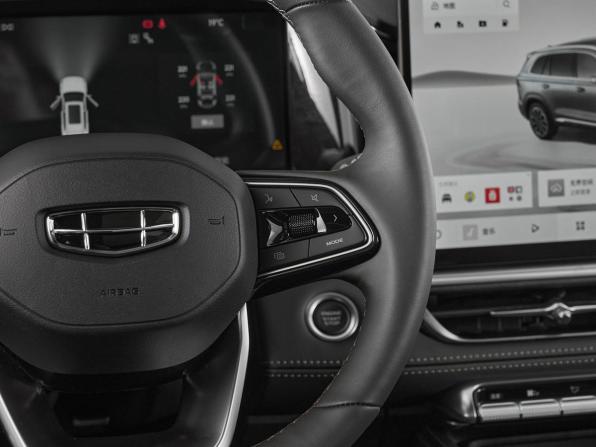 Geely Monjaro I Рестайлинг 2 с пробегом 2025 года, цена 4 350 000 рублей, 17 км, внедорожник, Автокод Объявления