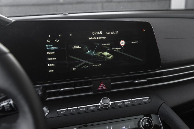 Hyundai Elantra VII (CN7) с пробегом 2024 года, цена 2 430 000 рублей, 960 км, седан, Автокод Объявления