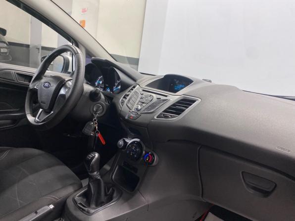 Ford Fiesta Mk6 Рестайлинг с пробегом 2017 года, цена 599 000 рублей, 236000 км, седан, Автокод Объявления