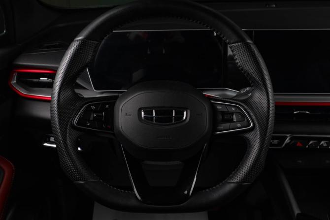 Geely Coolray I Рестайлинг с пробегом 2023 года, цена 2 119 000 рублей, 36992 км, внедорожник, Автокод Объявления